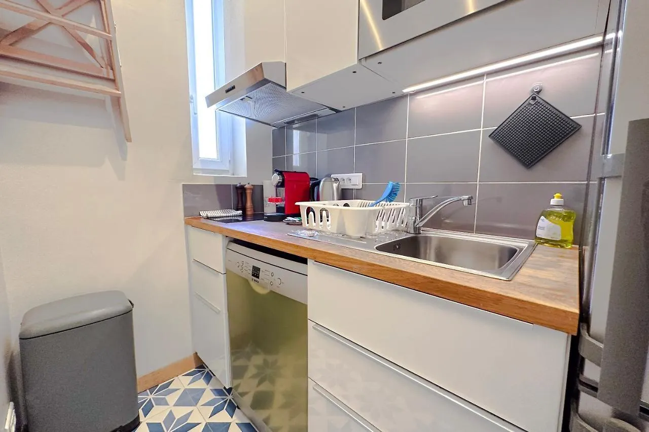 Pradignac - Beautiful 2 Bedroom Apartment Center Of Cannes 0*,  France